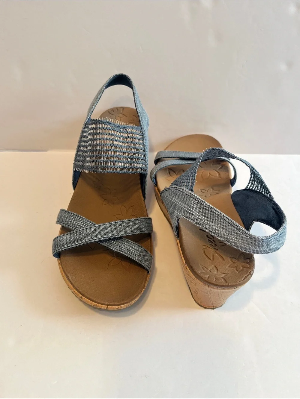 Skechers luxe Foam Comfort Stretch Blue Wedge Sandal for Women’s size 7 casual